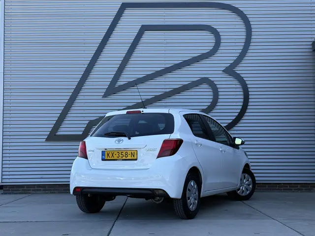 Toyota Yaris 1.0 VVT-i Aspiration 2016 Benzine 3