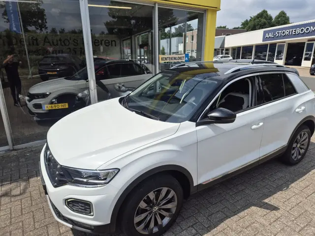Volkswagen T-Roc 1.5 TSI Sport 2021 Benzine 10