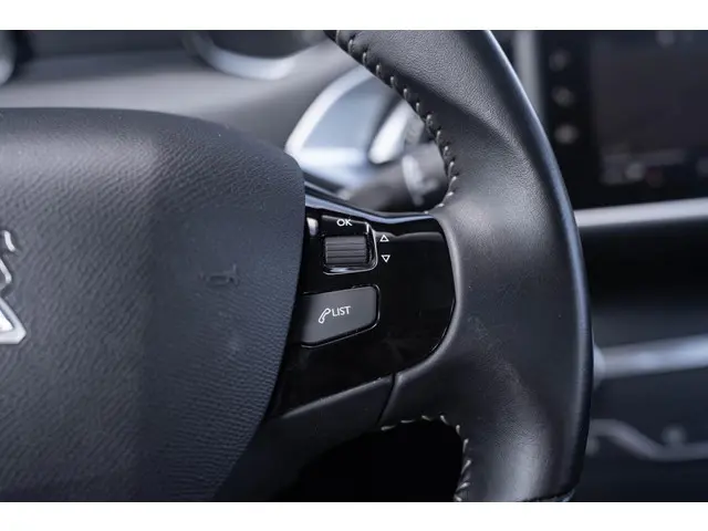 Peugeot 308 1.5 HDI Active Pack 2020 Diesel 22