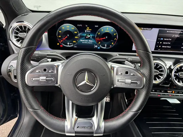 Mercedes-Benz A-Klasse Business AMG 2022 Benzine 16