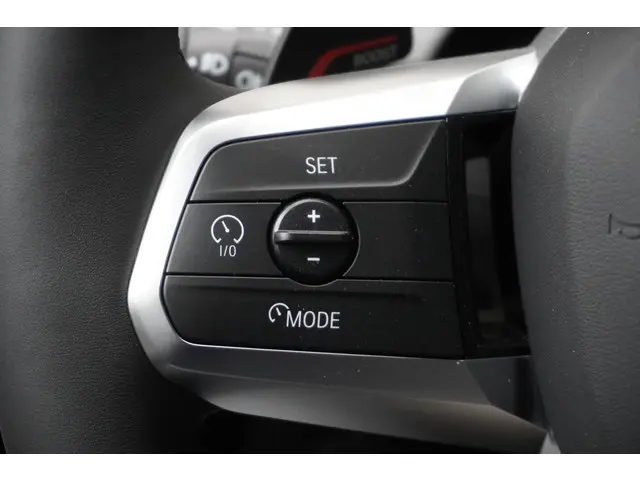 BMW 1 Serie 5-deurs 120 2025 Benzine 25