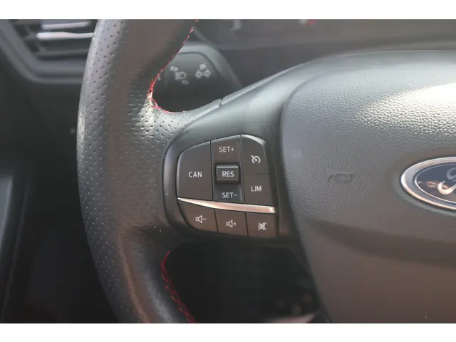 Ford Focus 1.0 EcoBoost ST Line Business 2018 Benzine 16