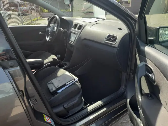 Volkswagen Polo 1.2 TSI Comfortline 2013 Benzine 12