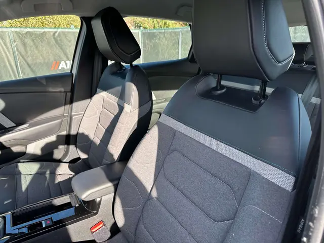 Citroën C4 1.2 PureTech Shine S 2023 Benzine 7