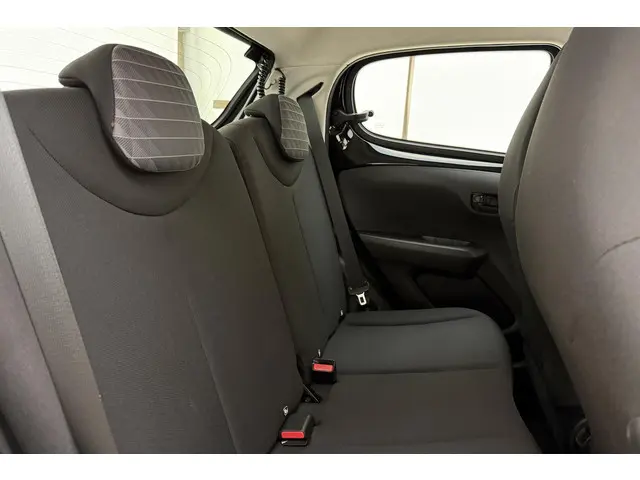 Peugeot 108 1.0 e-VTi Active 2021 Benzine 3