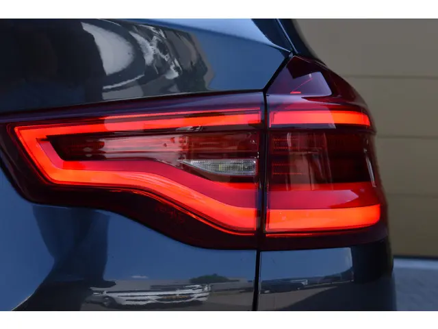 BMW X3 xDrive20i High Executive 2018 Benzine 28