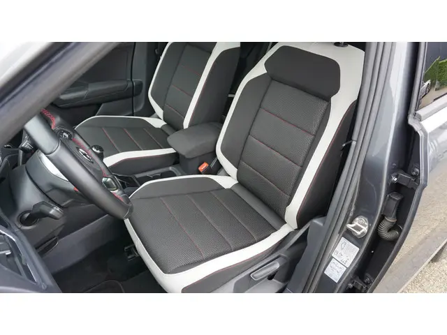 Volkswagen T-Roc 1.5 TSI 150pk Sport 2019 Benzine 11