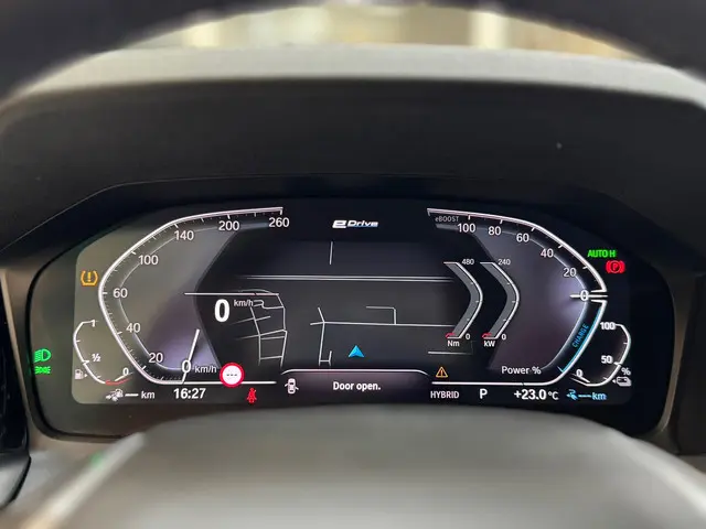 BMW 3 Serie 330e eDrive Edition 2020 Hybride Benzine 26