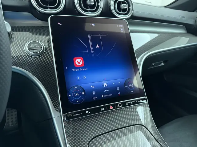 Mercedes-Benz C-Klasse 180 AMG Line 2024 Benzine 30