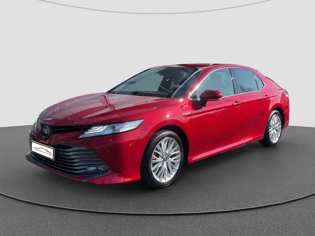 Toyota Camry 2.5 Hybrid Business + 2021 Hybride Benzine 7