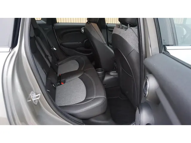 MINI Cooper 1.5 136pk Automaat 5Drs Chili 2018 Benzine 30