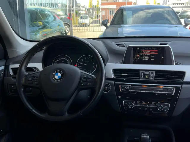 BMW X1 sDrive18i Centennial High Executive 2017 Benzine 16