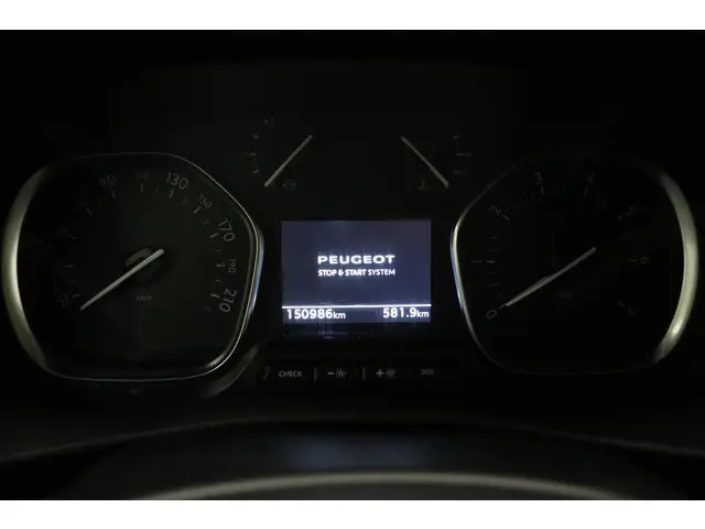 Peugeot Expert 2.0 BlueHDI Long Asphalt DC 2021 Diesel 29