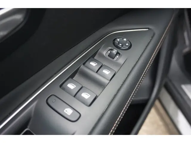 Peugeot 3008 1.2 PureTech GT Line 2019 Benzine 4