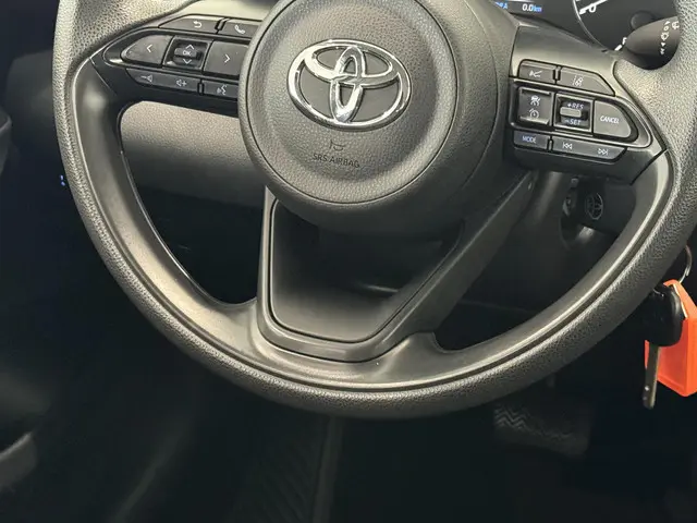 Toyota Yaris 1.5 Hybrid Active 2022 Hybride Benzine 29