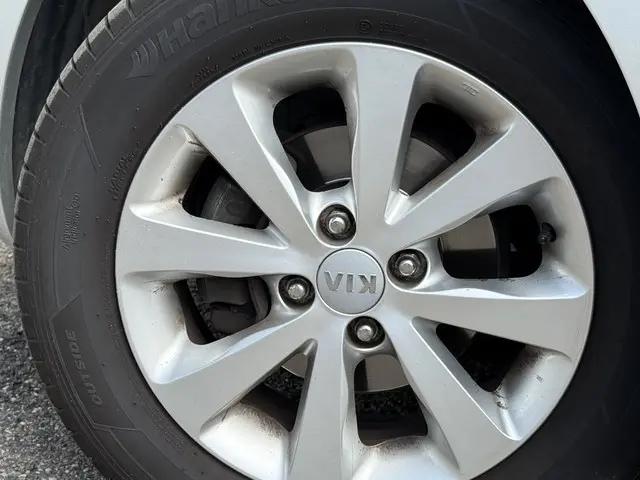Kia Rio 1.2 CVVT Plus Pack 2013 Benzine 8