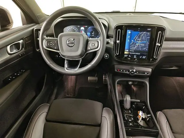 Volvo XC40 1.5 T5 Recharge R-Design 2022 Hybride Benzine 4