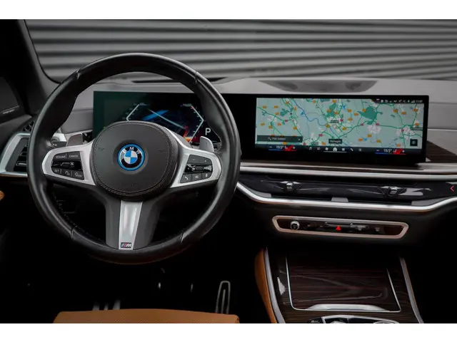 BMW X5 xDrive50e M-Sport 2023 Hybride Benzine 61