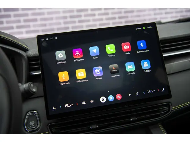 Lynk & Co 01 1.5 Plug-in Hybrid More 2025 Hybride Benzine 22