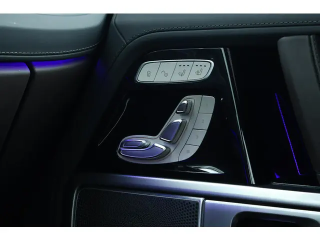 Mercedes-Benz G-Klasse 500 2023 Benzine 31