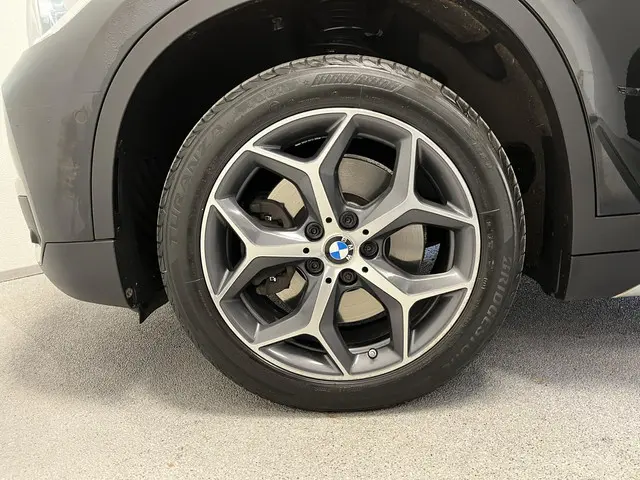 BMW X1 xDrive20i High Executive 2018 Benzine 36