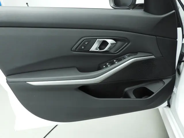 BMW 3 Serie Sedan 320d 2020 Diesel 24