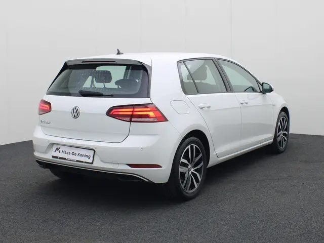 Volkswagen e-Golf 2