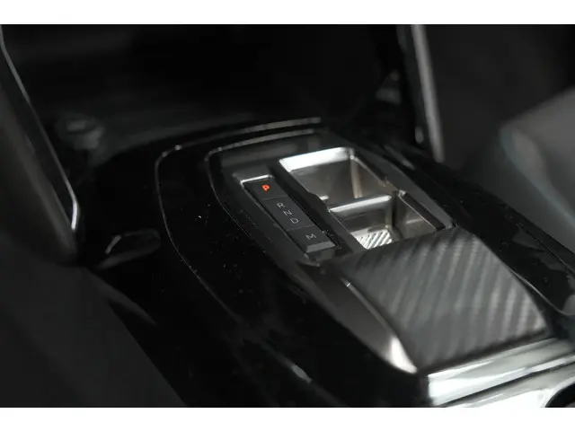 Peugeot 2008 PureTech 130 EAT8 Allure 2022 Benzine 40