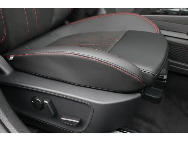 Ford Kuga 2.5 PHEV ST-Line X 2025 Hybride Benzine 26