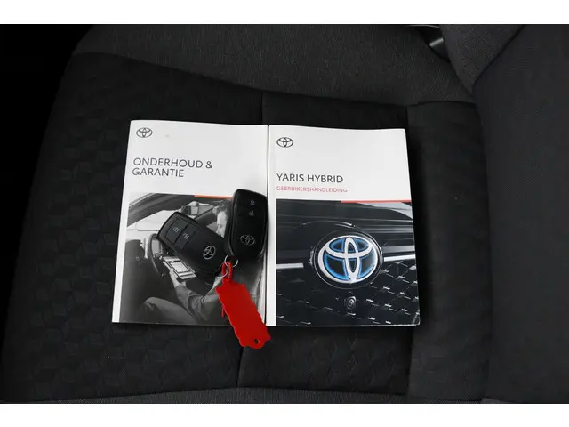 Toyota Yaris 1.5 Hybrid Dynamic 2022 Hybride Benzine 11
