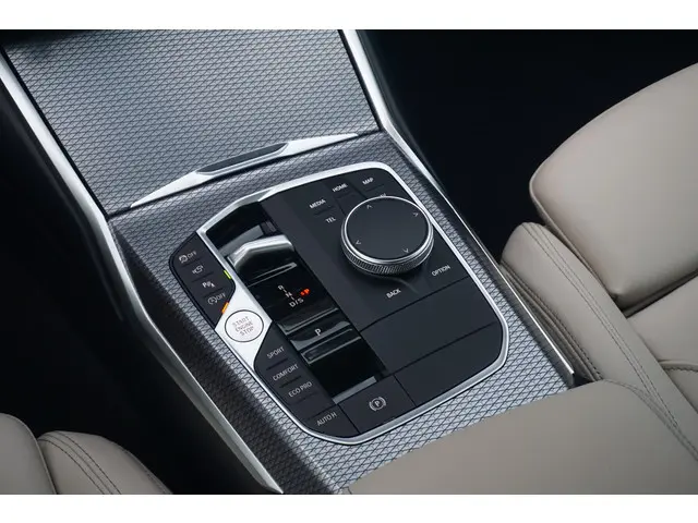 BMW 3 Serie Sedan 330i 2026 Benzine 16