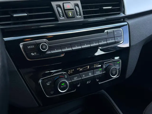 BMW X1 sDrive18i Centennial Executive 2017 Benzine 19