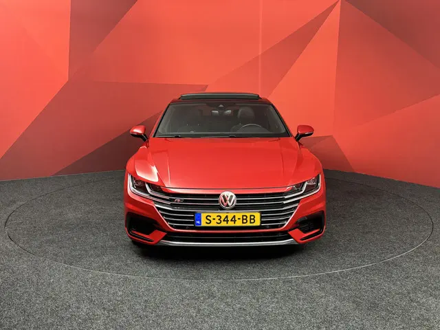Volkswagen Arteon 2.0 TSI Business R 2018 Benzine 10
