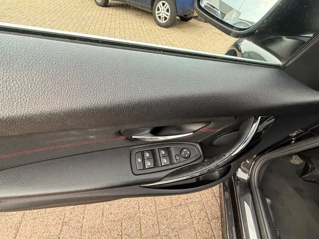 BMW 3 Serie Touring 316i Executive 2013 Benzine 8