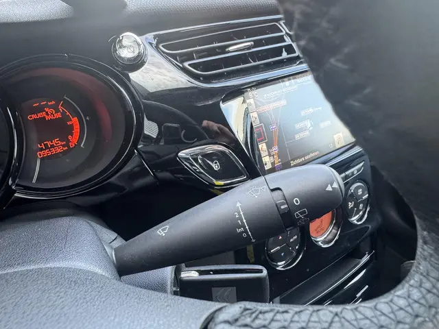 Citroën C3 1.0 PureTech Exclusive 2015 Benzine 33