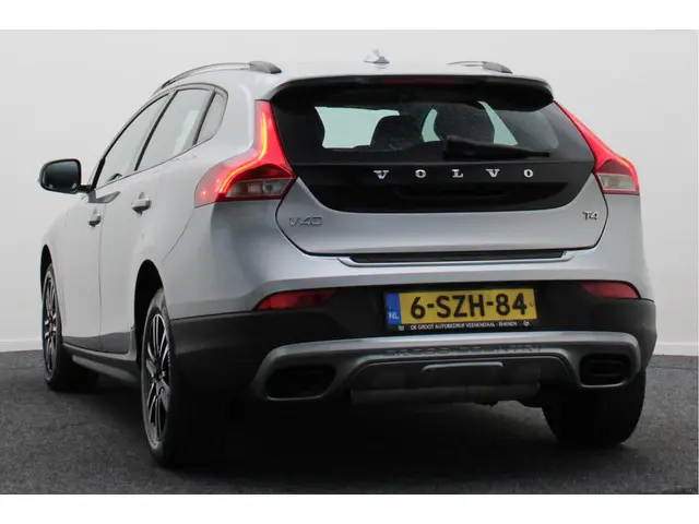 Volvo V40 Cross Country 1.6 T4 Summum 2014 Benzine 18