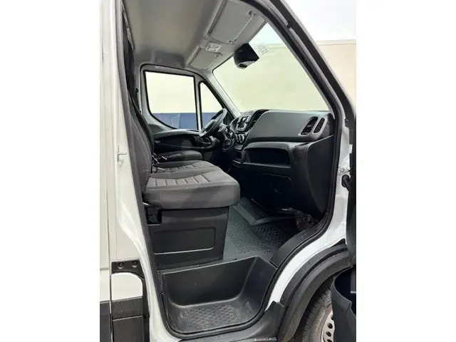 Iveco Daily 35S16V A8 L2H2 2024 Diesel 10
