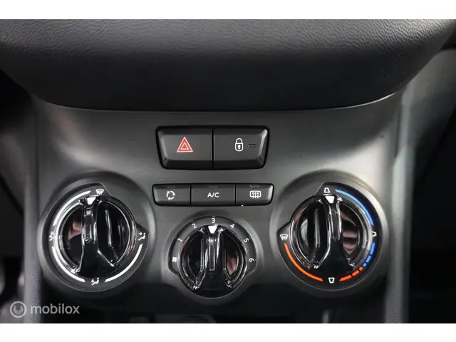 Peugeot 208 1.2 PureTech Signature 2018 Benzine 15