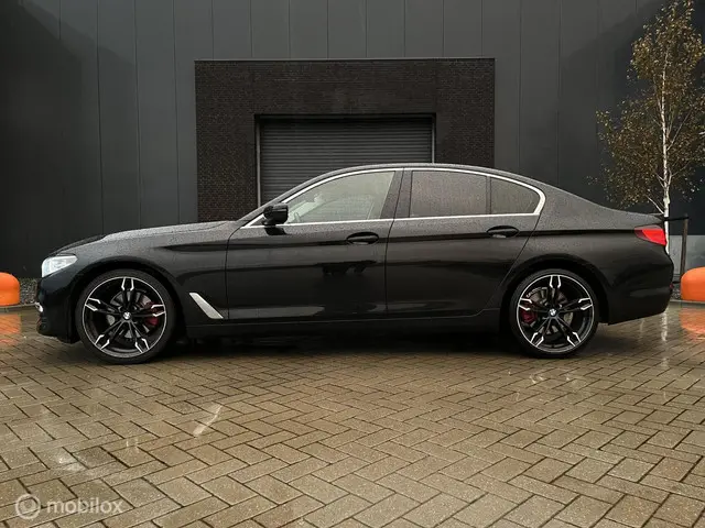 BMW 5 Serie 520i High Executive 2017 Benzine 37