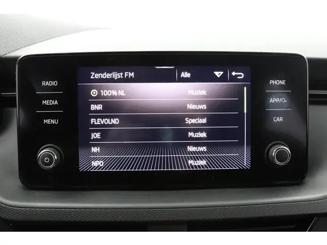 Škoda Kamiq 1.0 TSI 110pk Ambition 2021 Benzine 17