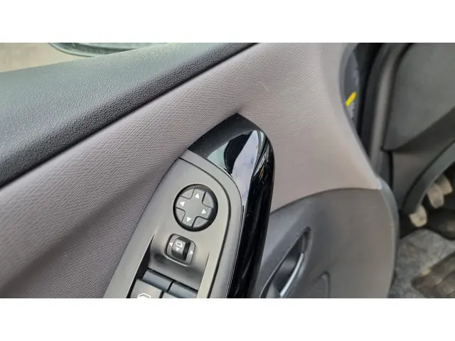 Citroën C4 Picasso 1.2 PureTech Selection 2017 Benzine 14