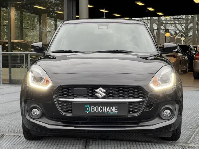 Suzuki Swift 1.2 Style Smart Hybrid 2022 Benzine 18