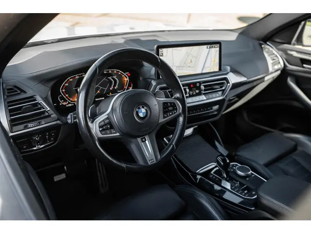 BMW X4 xDrive20i High Executive 2022 Hybride Benzine 10