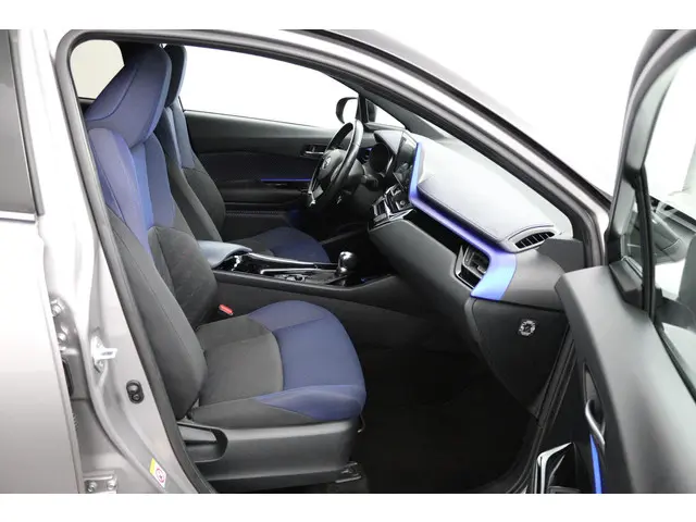 Toyota C-HR 1.2 Bi-Tone 2017 Benzine 22