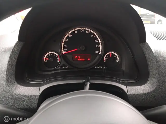 Volkswagen up! 1.0 groove up! BlueMotion 2014 Benzine 17