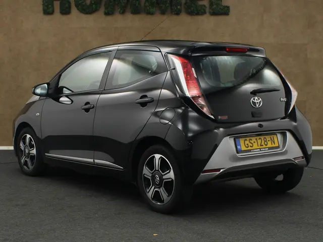 Toyota Aygo 1.0 VVT-i x-clusiv 2015 Benzine 11