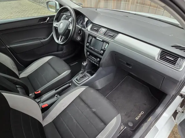 Škoda Rapid Spaceback 1.2 TSI Greentech JOY 2017 Benzine 2