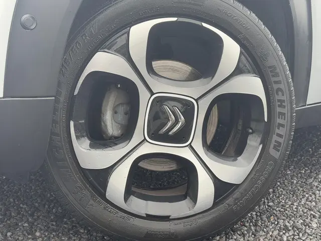 Citroën C3 Aircross 1.2 PureTech S&S Shine 2018 Benzine 33