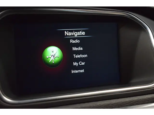 Volvo V40 T3 150pk R-Design 2015 Benzine 9