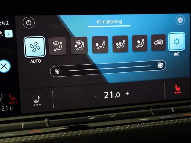 Volkswagen Golf 1.5TSI/130PK R-Line DSG 2022 Benzine 25